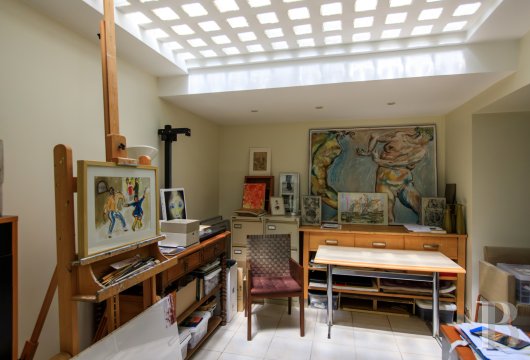 En Saône-et-Loire, à Mâcon, une villa et son jardin entièrement de style Art déco - photo  n°58